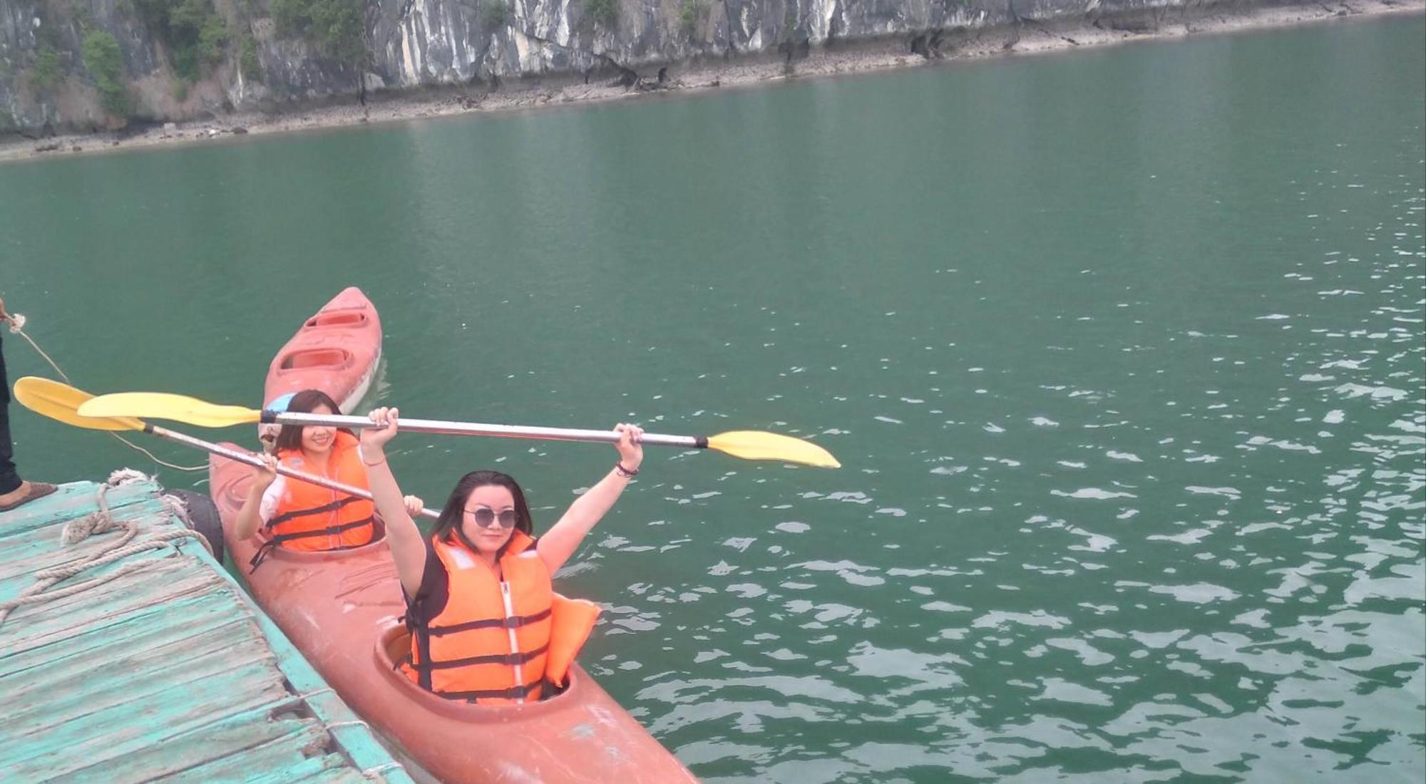 Cat Ba Victory Hostel Dong Khe Sau Exteriör bild