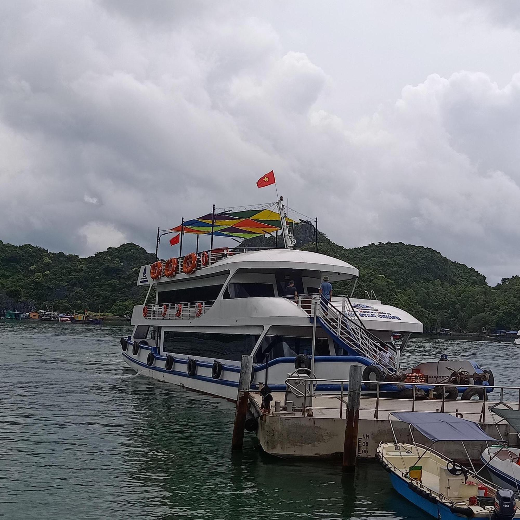 Cat Ba Victory Hostel Dong Khe Sau Exteriör bild